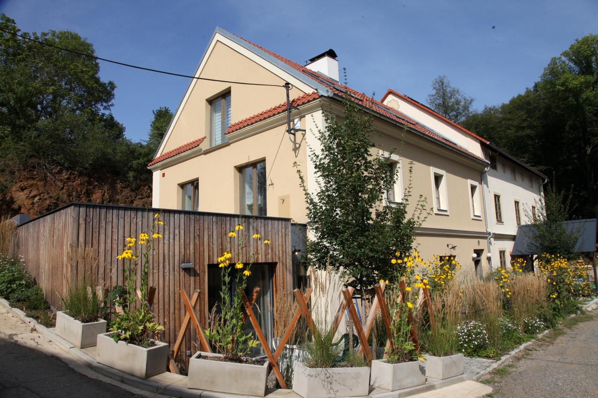 Apartman Ve Mlyne Trebotov Exterior photo