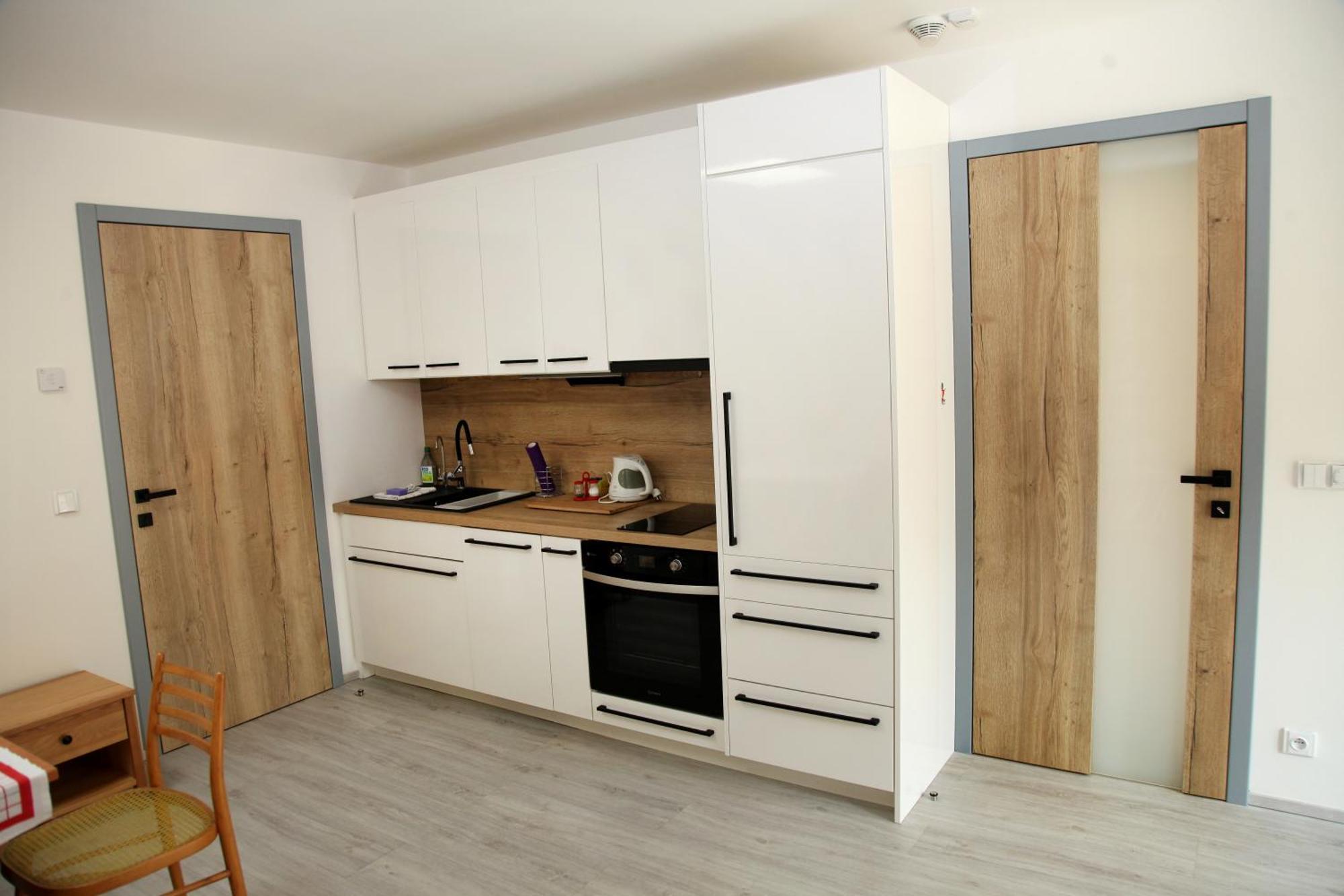 Apartman Ve Mlyne Trebotov Exterior photo